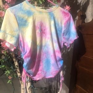 Pastel Tye dye crop shirt with working side bow cinch size L by street ware soci